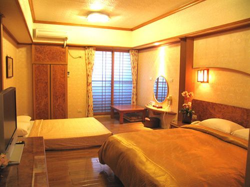 Sin Fu Business Hotel Taichung Exterior photo